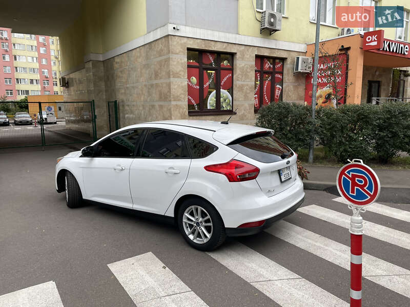 Хэтчбек Ford Focus 2015 в 