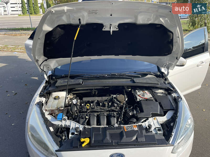 Хэтчбек Ford Focus 2015 в Киеве
