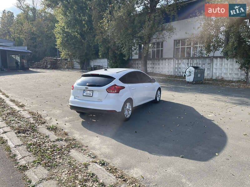 Хэтчбек Ford Focus 2015 в Киеве