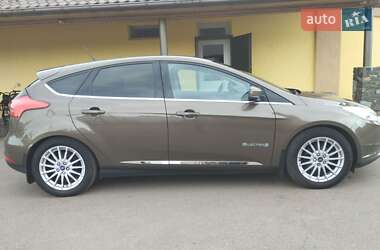 Хэтчбек Ford Focus 2018 в 