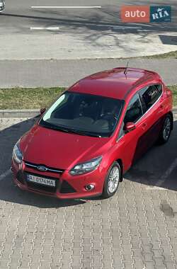 Хэтчбек Ford Focus 2011 в 