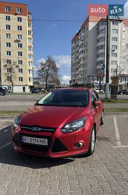 Хэтчбек Ford Focus 2011 в 