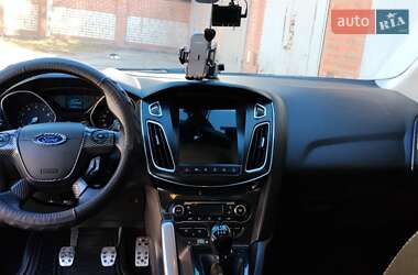 Седан Ford Focus 2012 в 