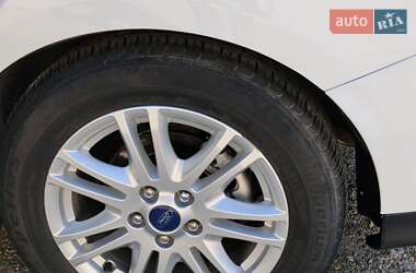 Седан Ford Focus 2012 в 