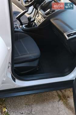 Седан Ford Focus 2012 в 