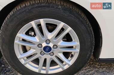 Седан Ford Focus 2012 в 