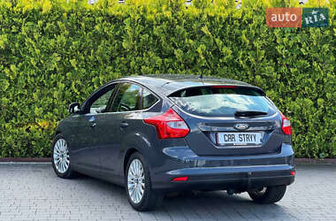 Хэтчбек Ford Focus 2012 в 