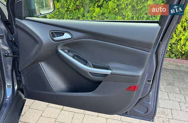 Хэтчбек Ford Focus 2012 в 