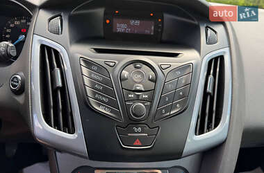 Хэтчбек Ford Focus 2012 в 