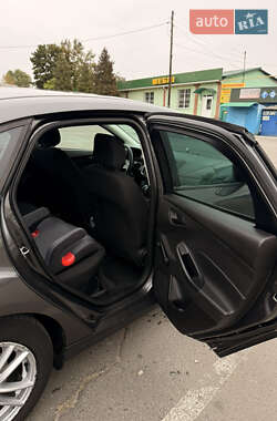 Седан Ford Focus 2015 в 
