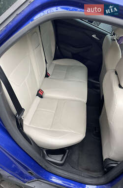 Хэтчбек Ford Focus 2015 в 