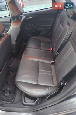 Хетчбек Ford Focus 2013 в 