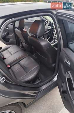 Хетчбек Ford Focus 2013 в 