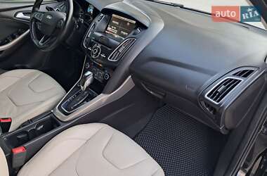 Хэтчбек Ford Focus 2015 в 