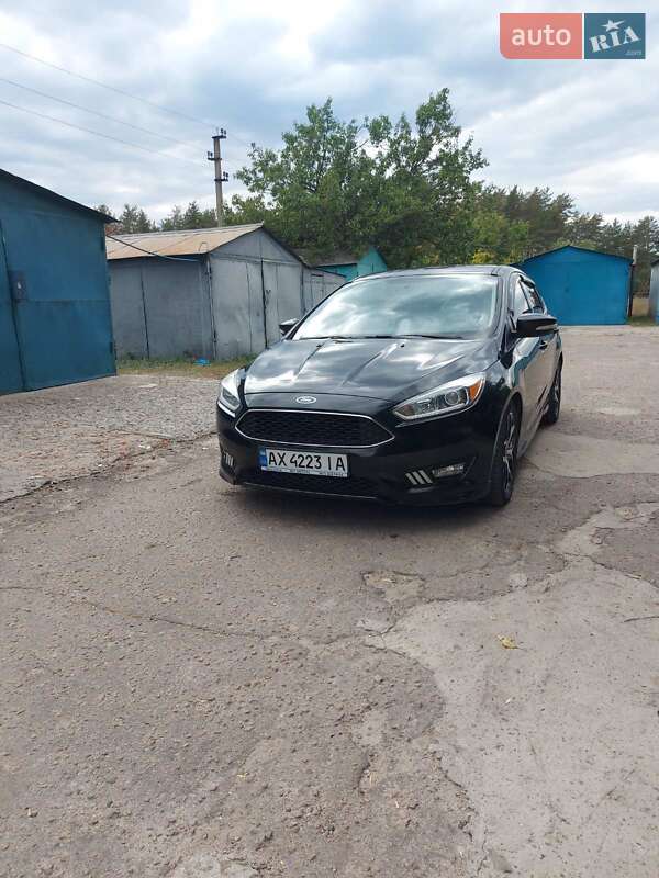 Хэтчбек Ford Focus 2015 в 