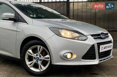 Хэтчбек Ford Focus 2013 в 
