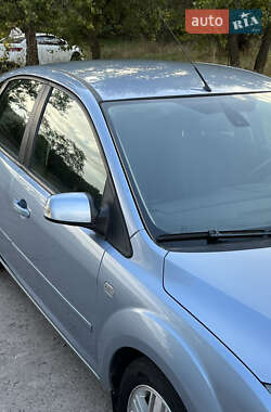 Хэтчбек Ford Focus 2007 в 