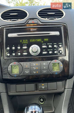 Хэтчбек Ford Focus 2007 в 