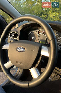 Хэтчбек Ford Focus 2007 в 