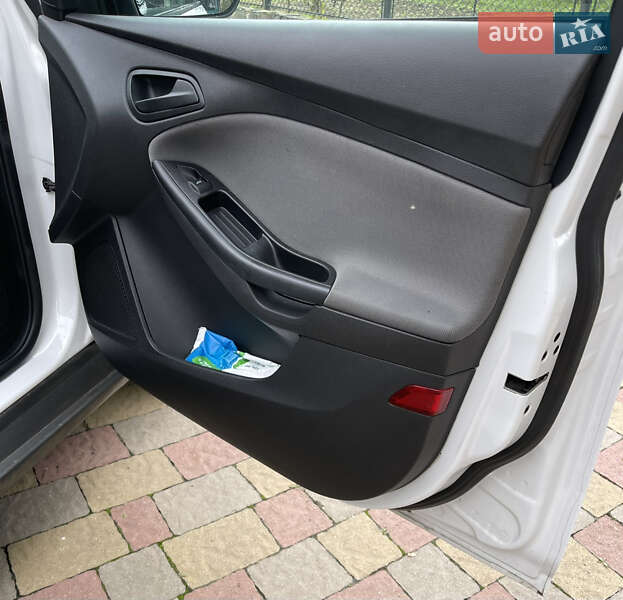 Седан Ford Focus 2013 в Стрию