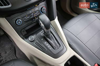 Седан Ford Focus 2016 в 