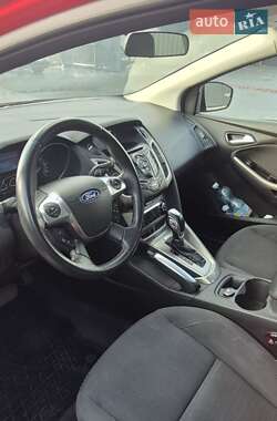 Хэтчбек Ford Focus 2012 в 
