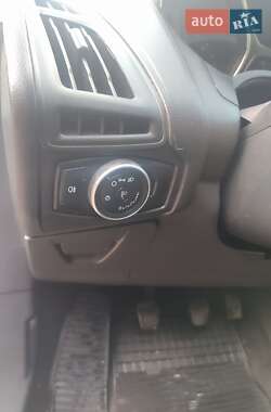 Хэтчбек Ford Focus 2015 в 