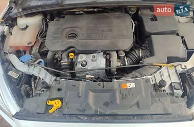 Хэтчбек Ford Focus 2015 в 