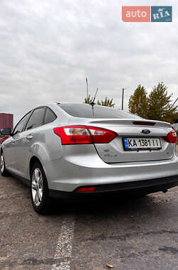 Седан Ford Focus 2012 в 