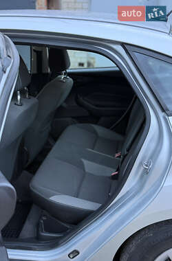 Седан Ford Focus 2011 в 