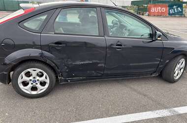 Хэтчбек Ford Focus 2011 в 