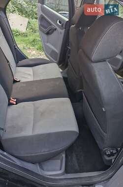 Хэтчбек Ford Focus 2011 в 