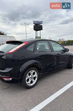 Хэтчбек Ford Focus 2011 в 