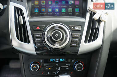 Хэтчбек Ford Focus 2015 в 