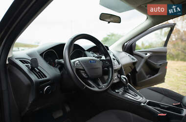 Хэтчбек Ford Focus 2016 в 