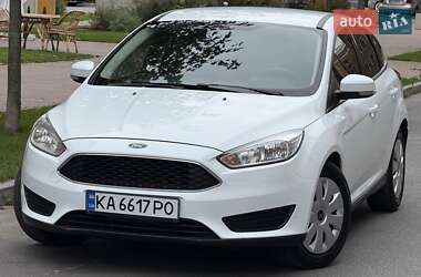 Хэтчбек Ford Focus 2015 в 