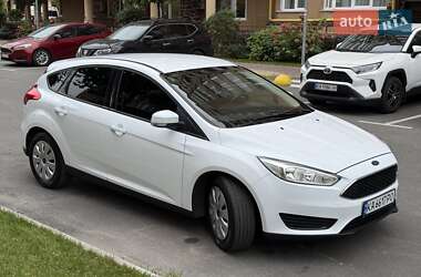 Хэтчбек Ford Focus 2015 в 