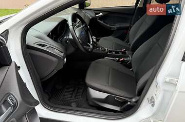 Хэтчбек Ford Focus 2015 в 