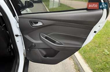 Хэтчбек Ford Focus 2015 в 