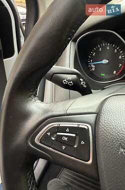 Хэтчбек Ford Focus 2015 в 