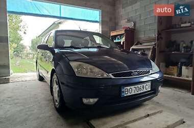 Хэтчбек Ford Focus 2002 в 