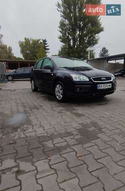 Хэтчбек Ford Focus 2006 в Волочиске
