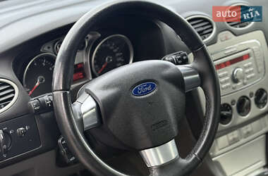 Хэтчбек Ford Focus 2009 в 