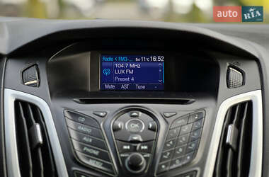 Седан Ford Focus 2012 в 