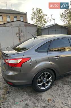 Седан Ford Focus 2013 в 