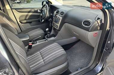 Хэтчбек Ford Focus 2011 в 