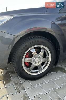 Хэтчбек Ford Focus 2011 в 