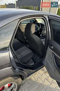 Хэтчбек Ford Focus 2011 в 