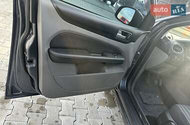 Хэтчбек Ford Focus 2011 в 