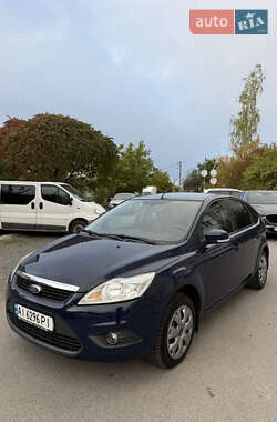 Хэтчбек Ford Focus 2011 в 
